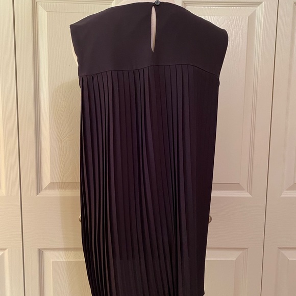 Ann Taylor navy top with jeweled neckline size M - Picture 3 of 5